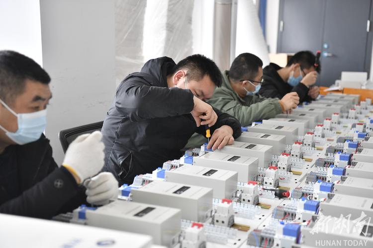 张驰,公司经营范围包括:智能化技术服务;智能化技术,物联网